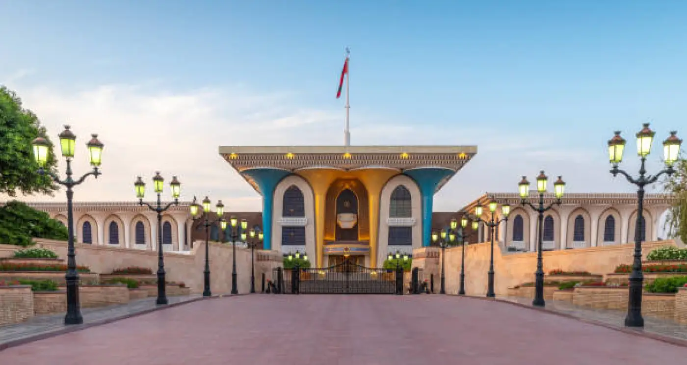 Middle Eastern Government – Emir and Economic Minister